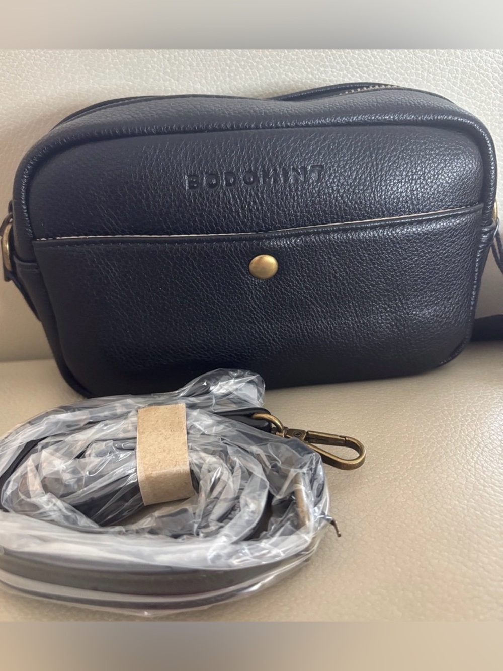 Bodomint Convertible Crossbody/Shoulder/Fanny Pack Bag Black Vegan Leather NWT